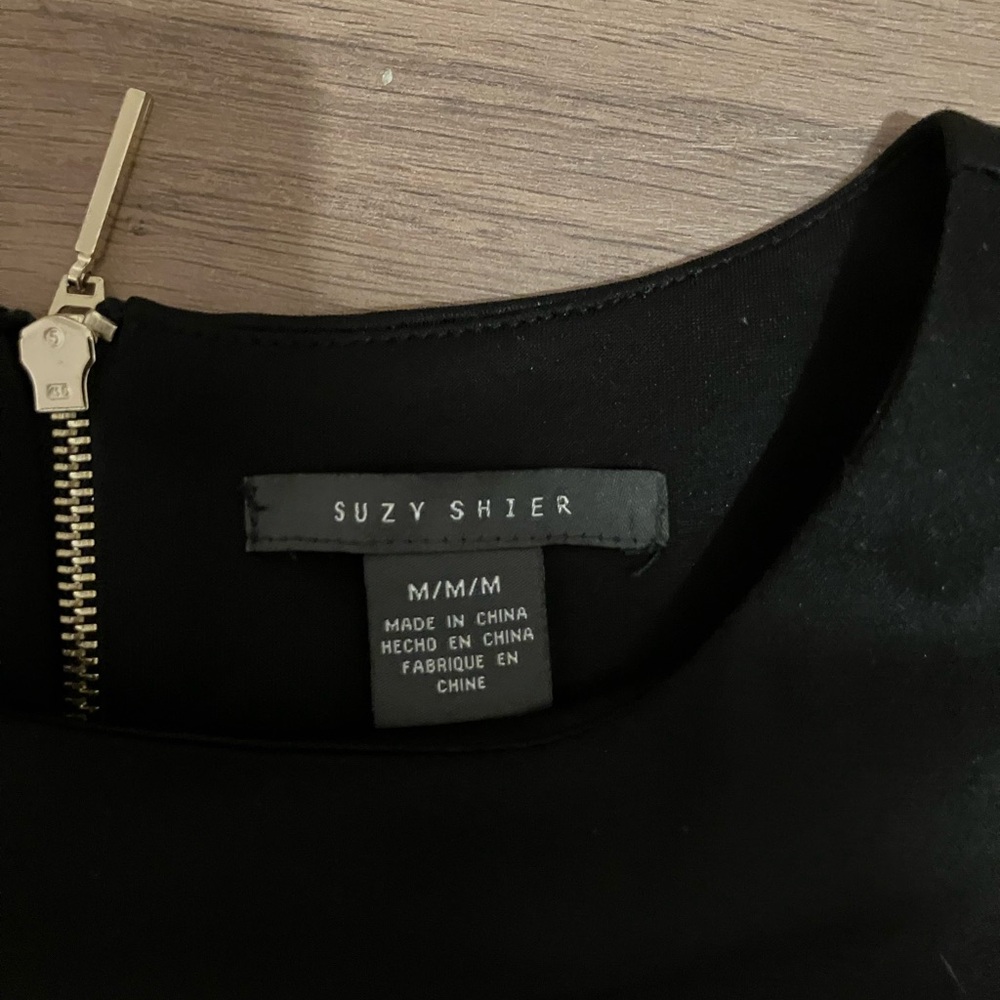🌸Suzy Shier Black Sleeveless Sheath Dress with Asymmetrical Pleat and Zip Detail - Picture 4 of 4